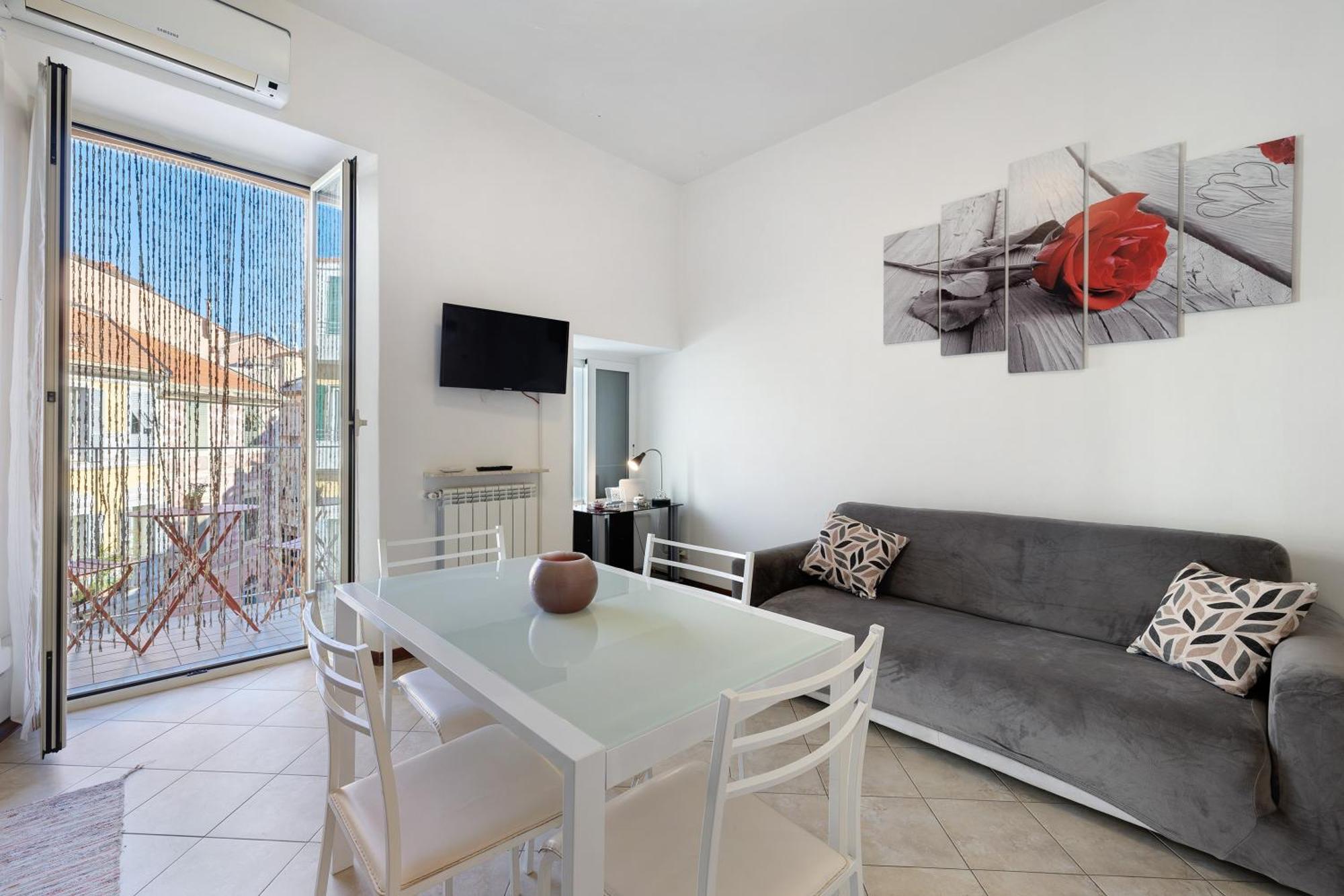 Apartment Casa Nel Cuore Di Loano